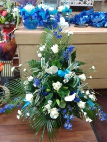 pedestal floral arrangement